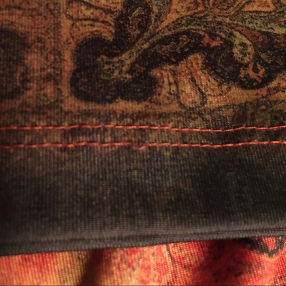 So Sporty Lined Mandala Pattern Yoga/Running Top - Picture 4 of 5